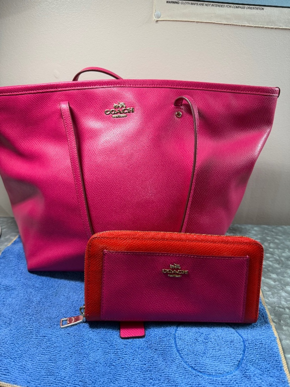 👜 Coach Women’s Handbag & Wallet Set 👜